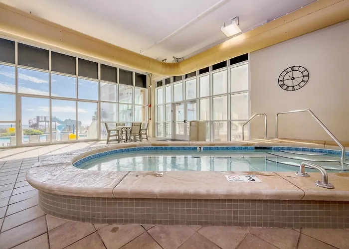 Phoenix Gulf Towers 1102 Apartment